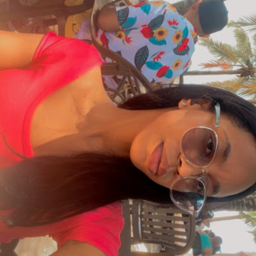 Meet your Posher, Carolina